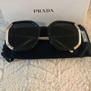 Beautiful Prada Sunglasses (Barely used)